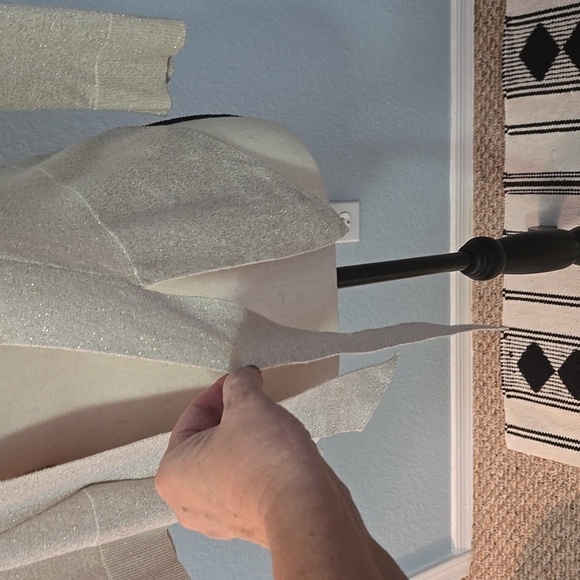 WHITE HOUSE BLACK MARKET Open Cardigan w/Tie Silver Metallic Short Length Sz Med - Picture 5 of 13